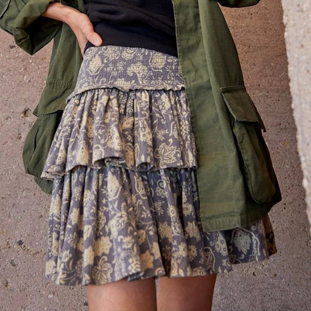 Unsubscribed Smocked Mini Skirt Size 4